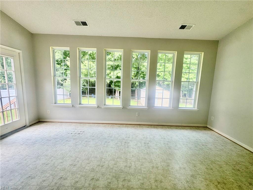 3018 Kempton Park RD - Photo 2