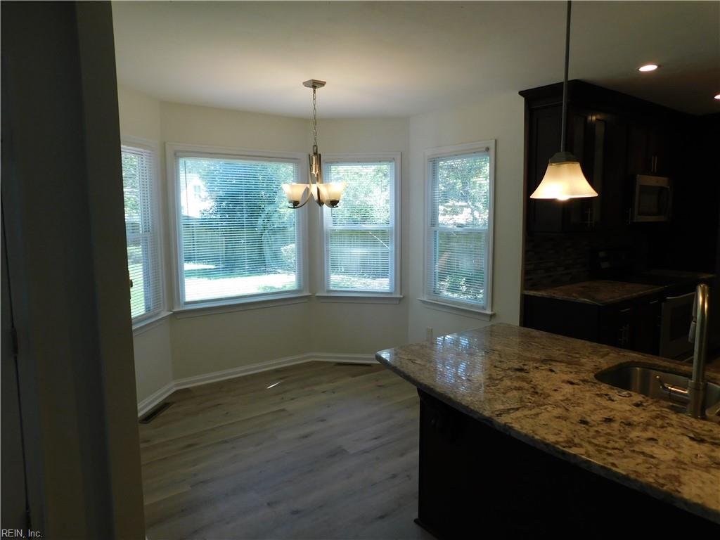 1129 Crystalwood CIR - Photo 4