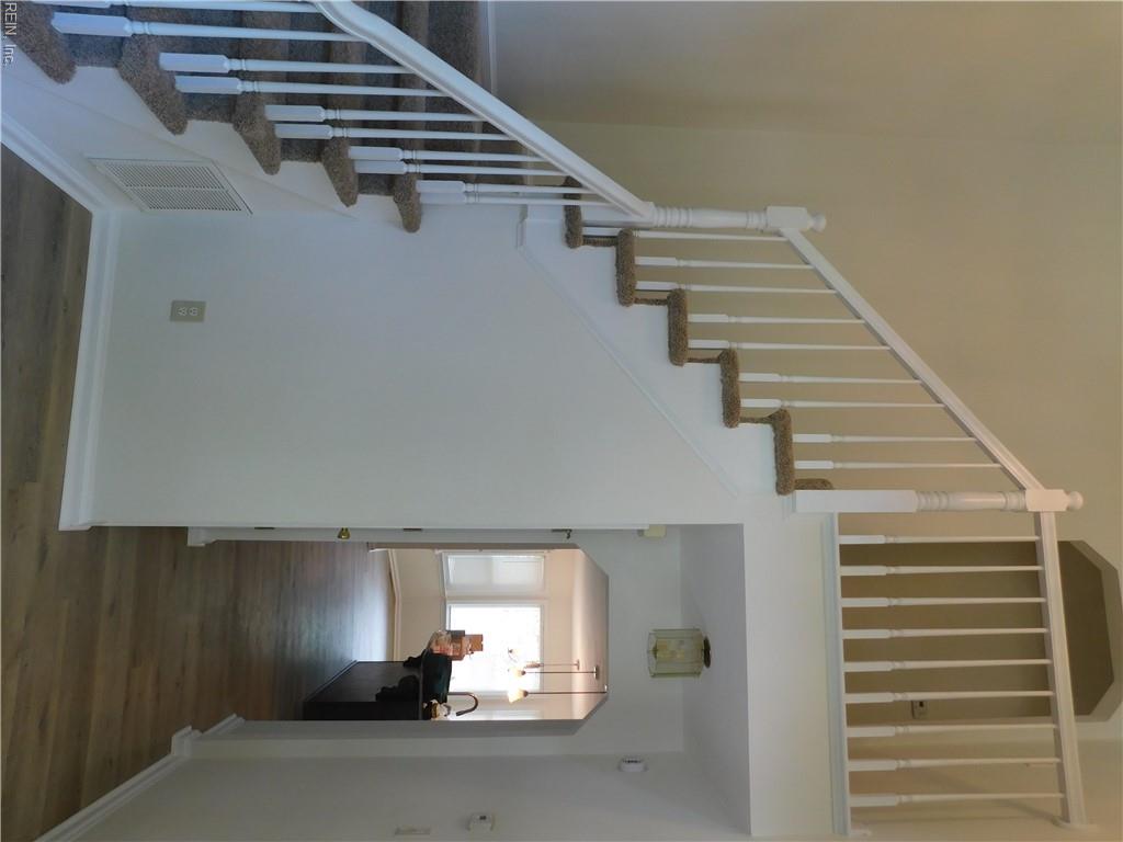 1129 Crystalwood CIR - Photo 2