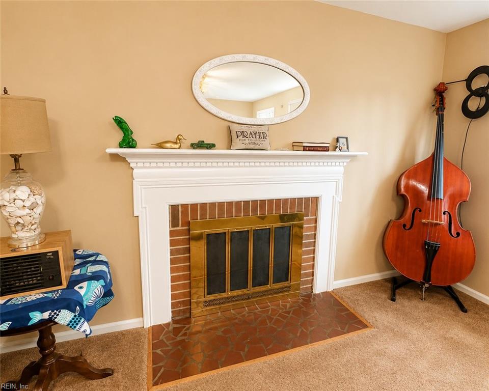 205 Joanne DR - Photo 4