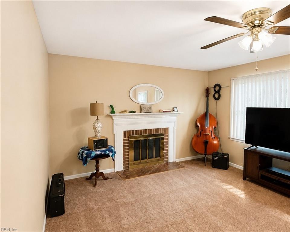 205 Joanne DR - Photo 3