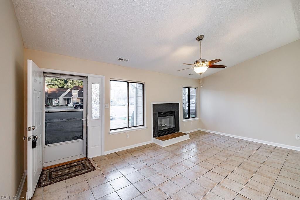 4607 Glencoe LN - Photo 3