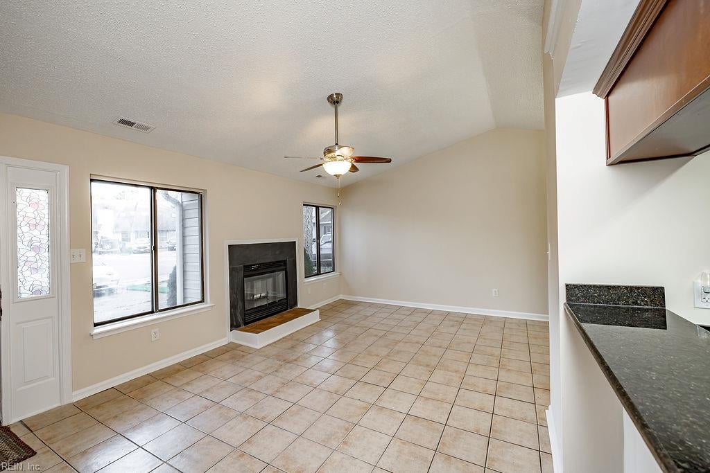 4607 Glencoe LN - Photo 4