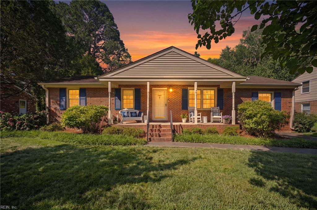 Photo 1 of 50 — 4020 Forresthills DR, Portsmouth, VA 23703