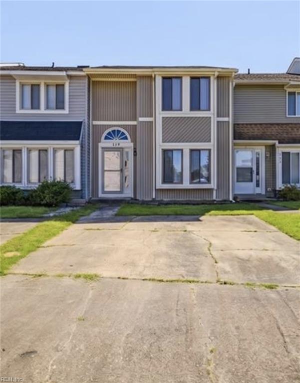Photo 1 of 16 — 719 Waters DR, Virginia Beach, VA 23462