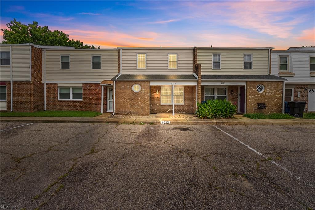 Photo 1 of 42 — 3212 Chesterton CT, Virginia Beach, VA 23453