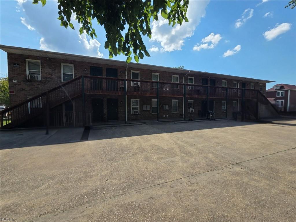 734 Johnson AVE - Photo 2