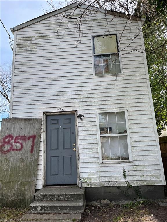 Photo 1 of 32 — 857 B AVE, Norfolk, VA 23504