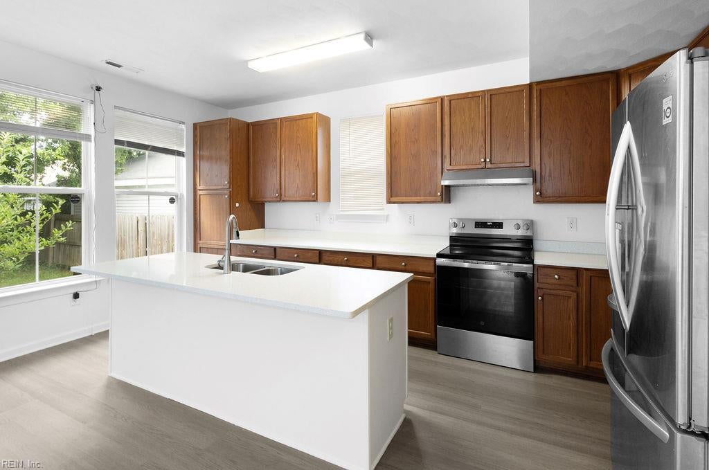 220 W 33rd ST - Photo 2