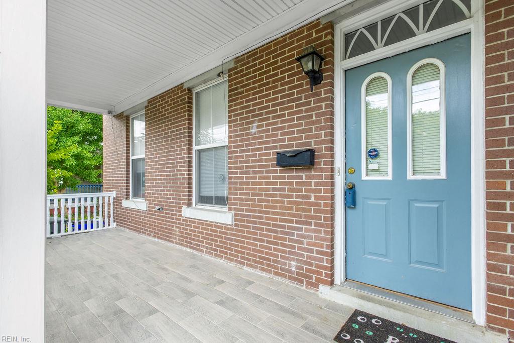 220 W 33rd ST - Photo 4