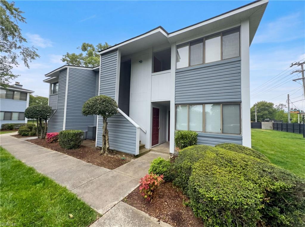 Photo 1 of 18 — 523 Abbot Muse, Virginia Beach, VA 23452