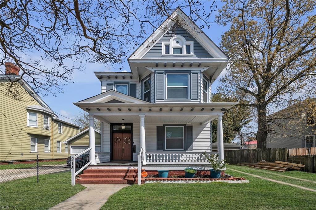 Photo 1 of 33 — 215 Webster AVE, Portsmouth, VA 23704