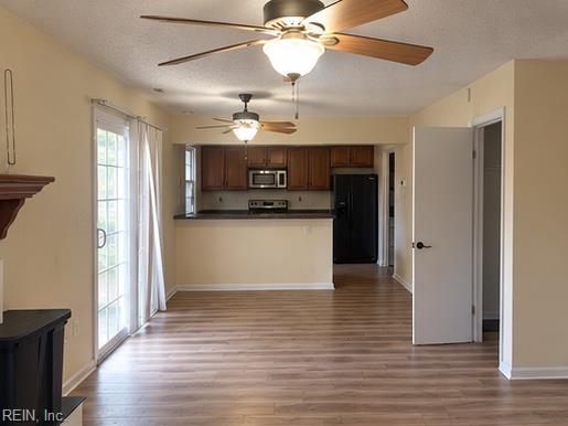 208 Henwick CT - Photo 2