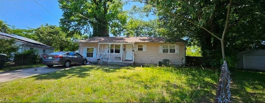 Photo 1 of 11 — 4600 Lind ST, Norfolk, VA 23513