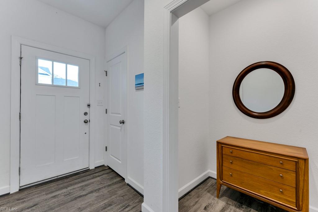 Photo 1 of 33 — 1233 Parkley DR, Chesapeake, VA 23320