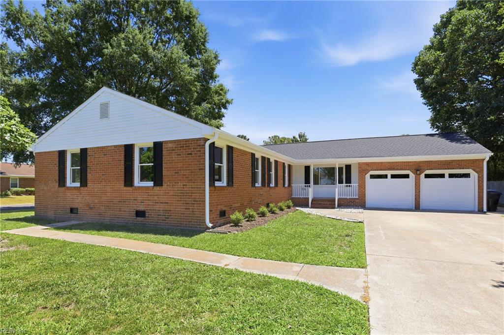 Photo 1 of 45 — 816 Moffat LN, Virginia Beach, VA 23464