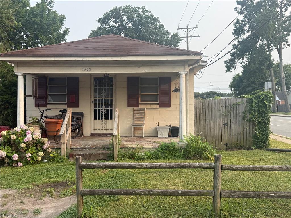 Photo 1 of 1 — 1053 Hannah ST, Norfolk, VA 23505