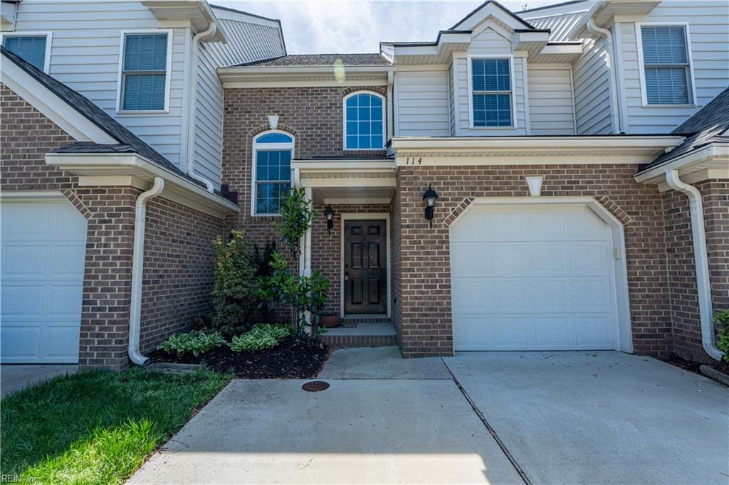 Photo 1 of 30 — 114 Bluff TER, Newport News, VA 23602
