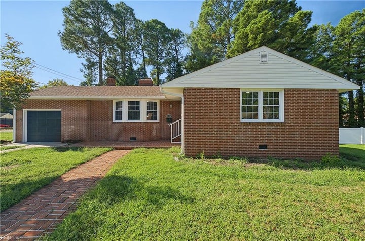 Photo 1 of 50 — 601 Azalea CT, Suffolk, VA 23434