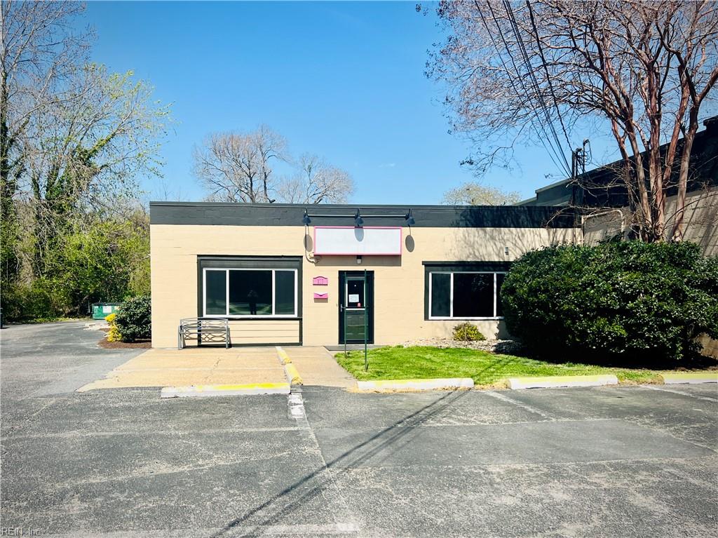 Photo 1 of 12 — 133 Harpersville RD, Newport News, VA 23601