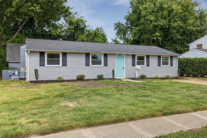 Photo 1 of 35 — 1919 Demetro DR, Hampton, VA 23663