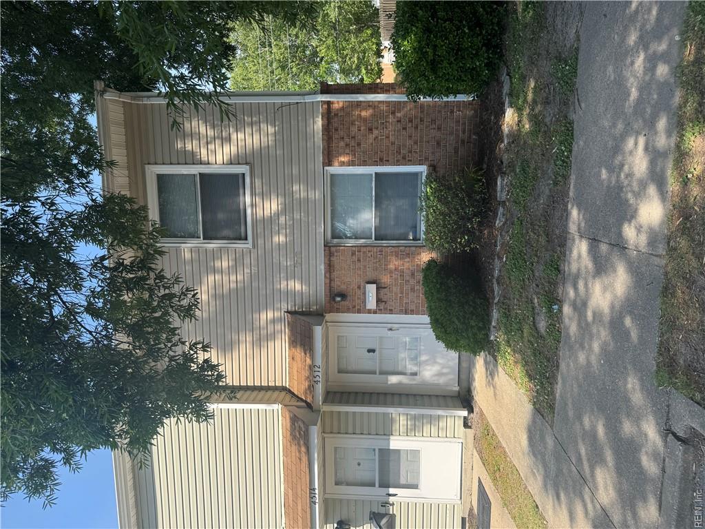 Photo 1 of 26 — 4512 Greenwood DR, Portsmouth, VA 23701