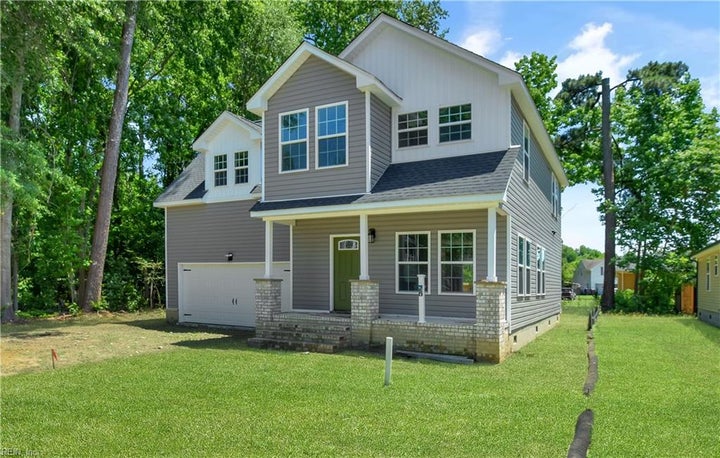 Photo 1 of 35 — 5036 Queen ST, Chesapeake, VA 23321