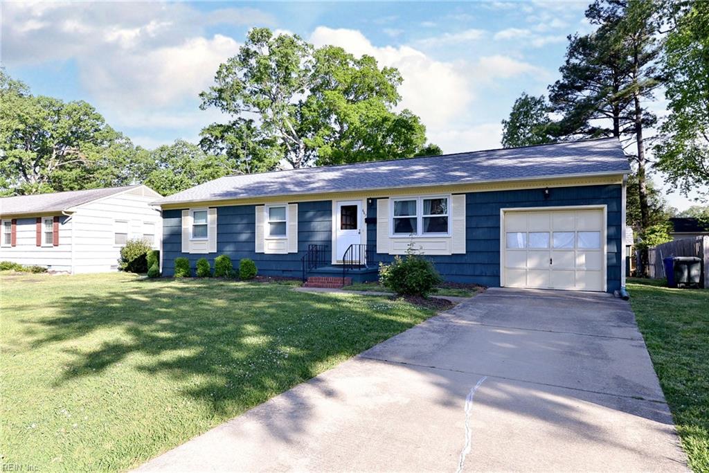 Photo 1 of 37 — 667 Kelso DR, Newport News, VA 23601