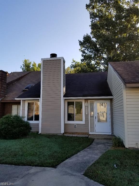 Photo 1 of 19 — 4694 Greenlaw DR, Virginia Beach, VA 23464