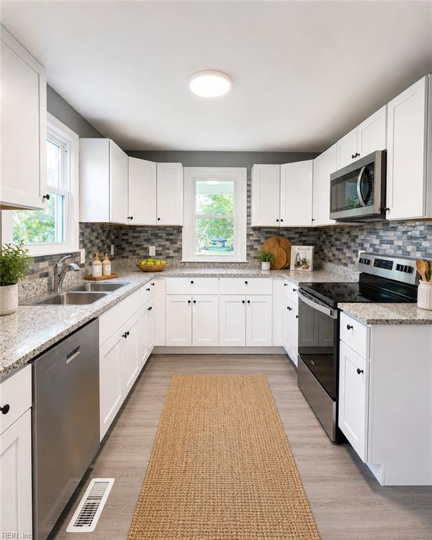 Photo 1 of 24 — 914 Widgeon RD, Norfolk, VA 23513