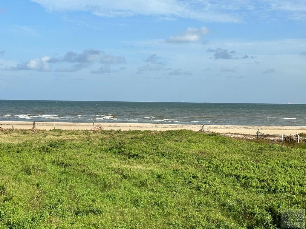 3582 Tarpon Way, Crystal Beach, Texas image 6