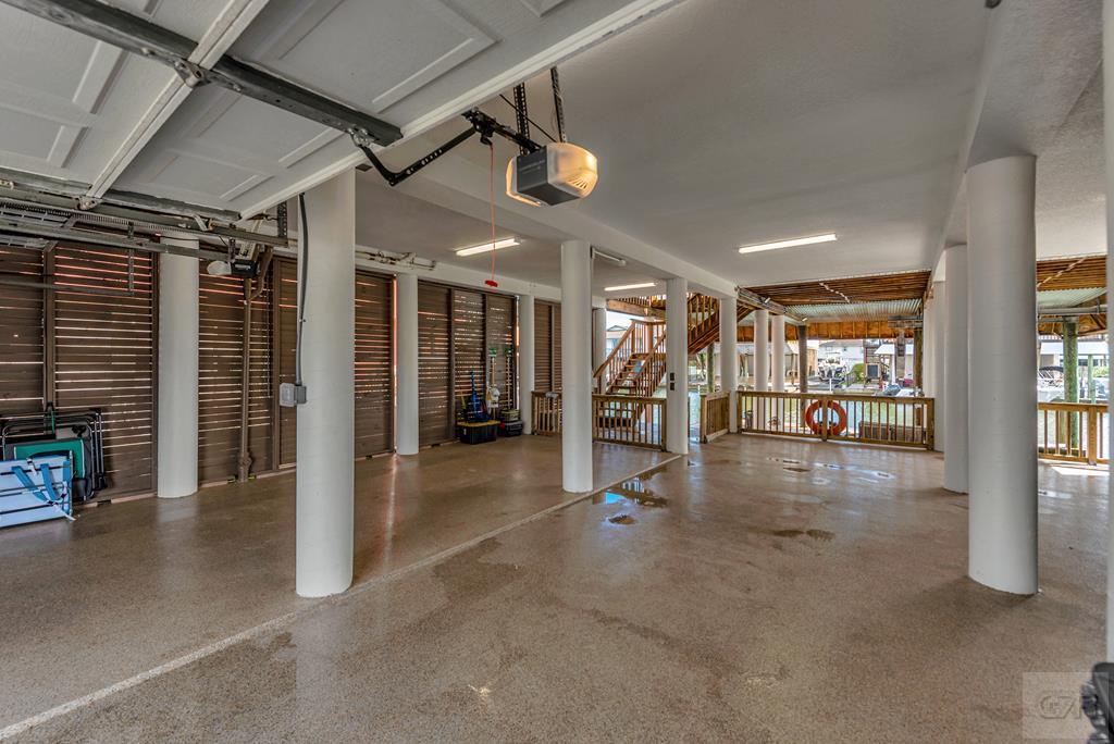 1427 Bamboo Drive, Tiki Island, California image 40