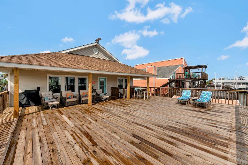 1427 Bamboo Drive, Tiki Island, California image 32