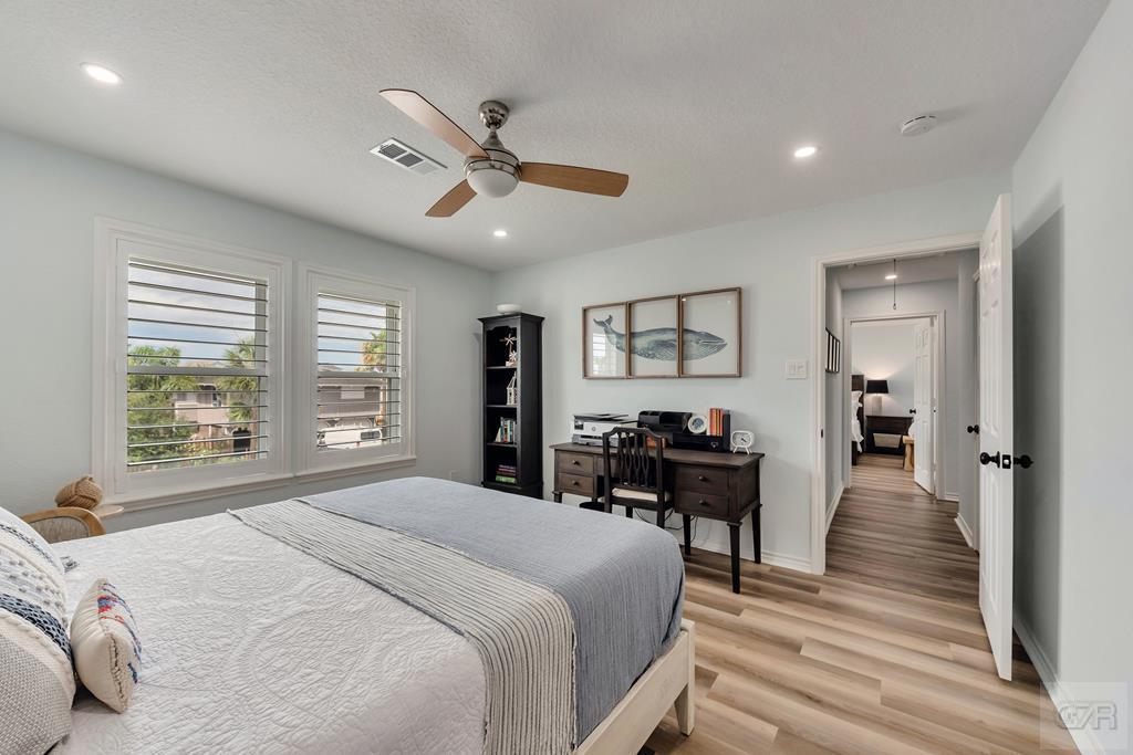 1427 Bamboo Drive, Tiki Island, California image 23
