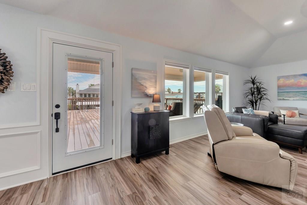 1427 Bamboo Drive, Tiki Island, California image 6
