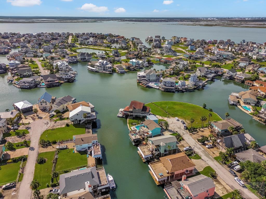 1427 Bamboo Drive, Tiki Island, California image 43