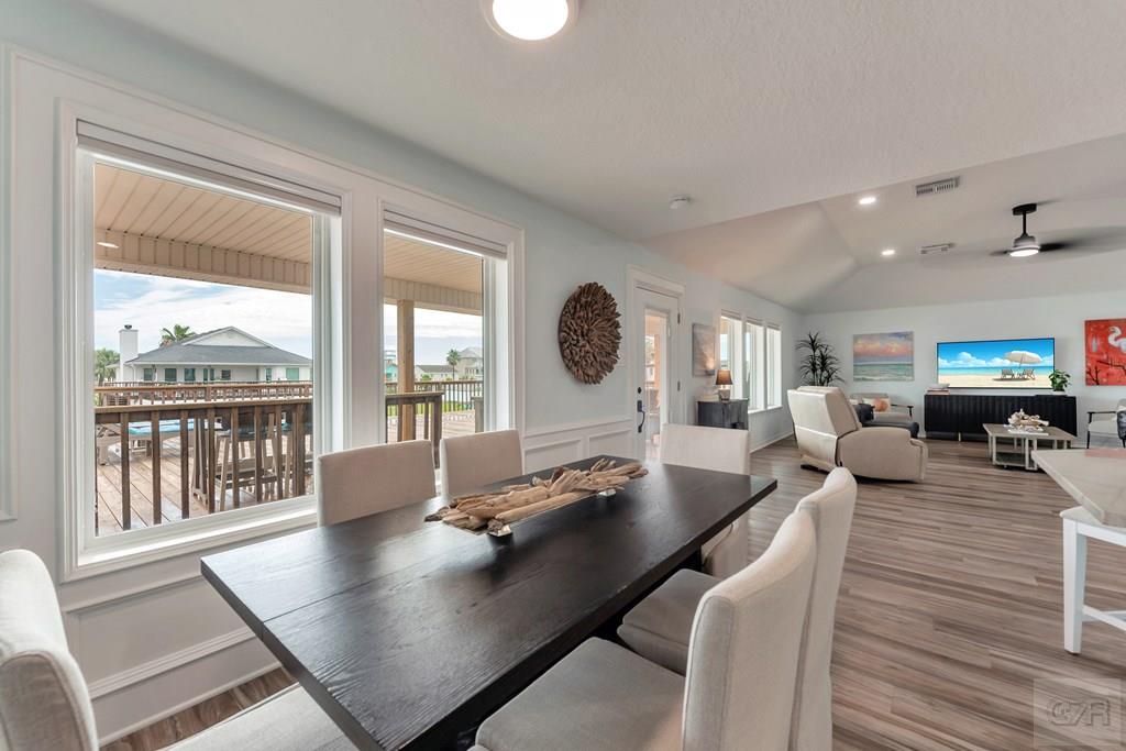 1427 Bamboo Drive, Tiki Island, California image 8