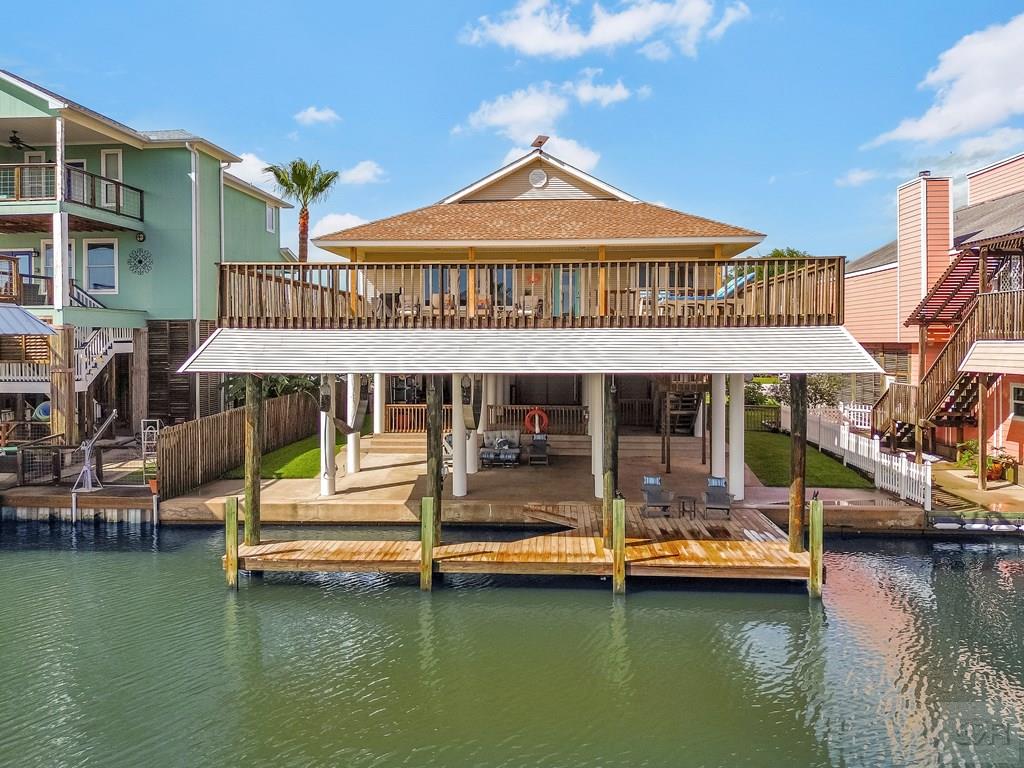 1427 Bamboo Drive, Tiki Island, California image 2