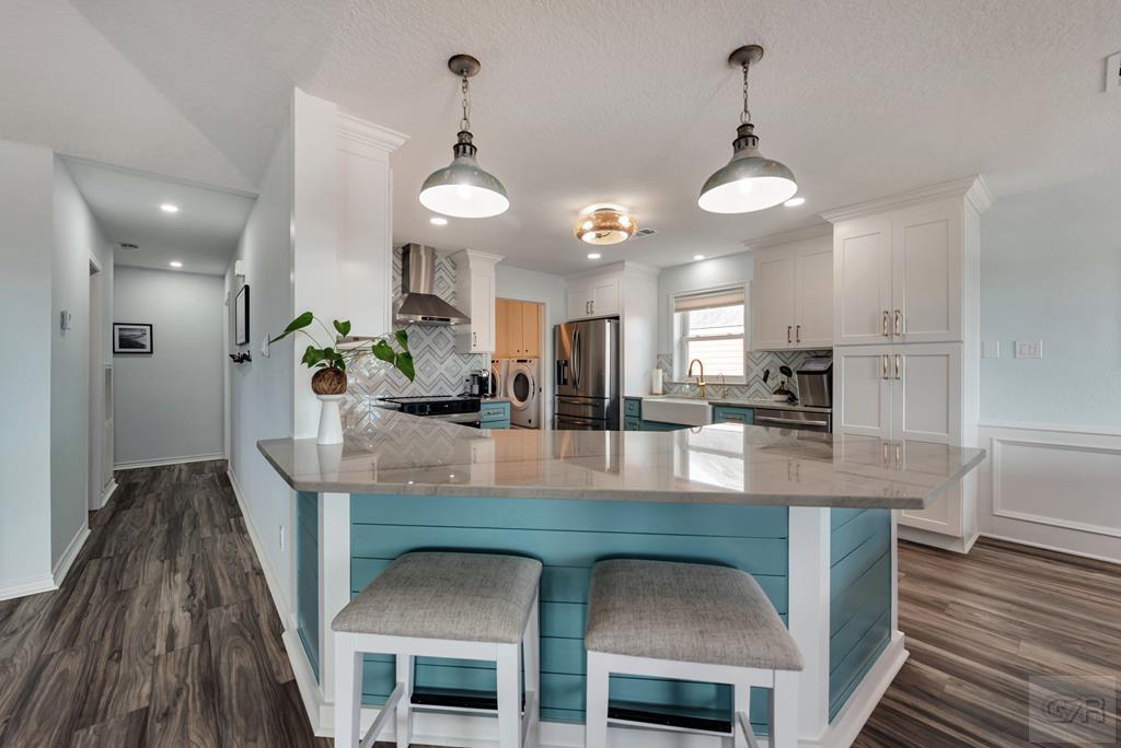 1427 Bamboo Drive, Tiki Island, California image 13