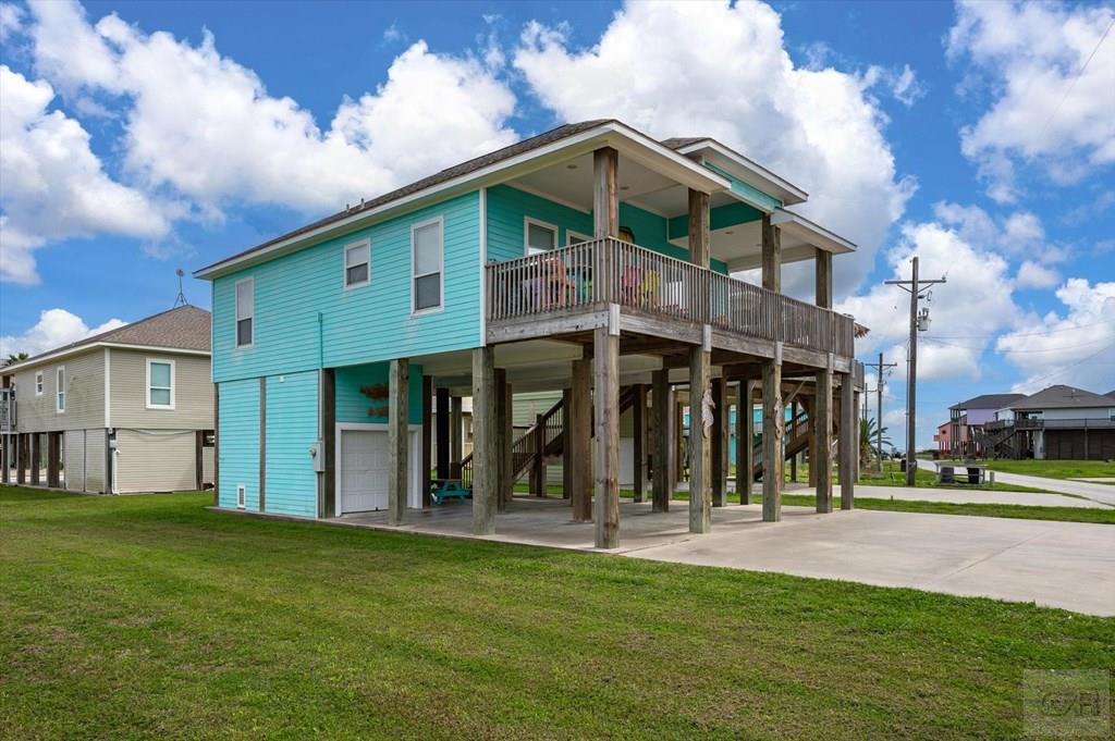 984 S Stingaree Drive, Crystal Beach, Texas image 2