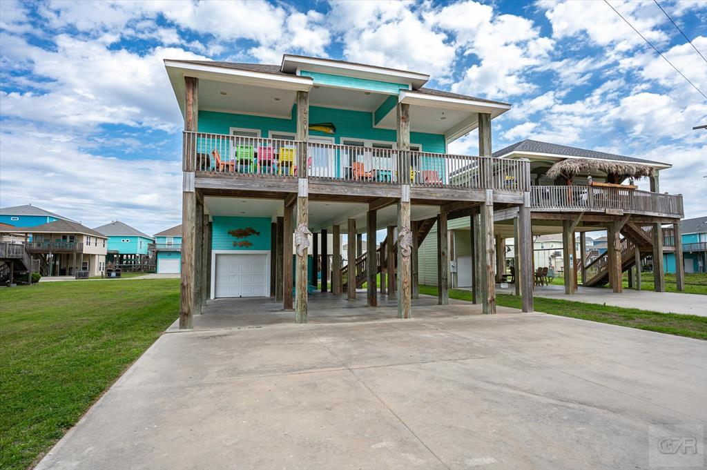 984 S Stingaree Drive, Crystal Beach, Texas image 1