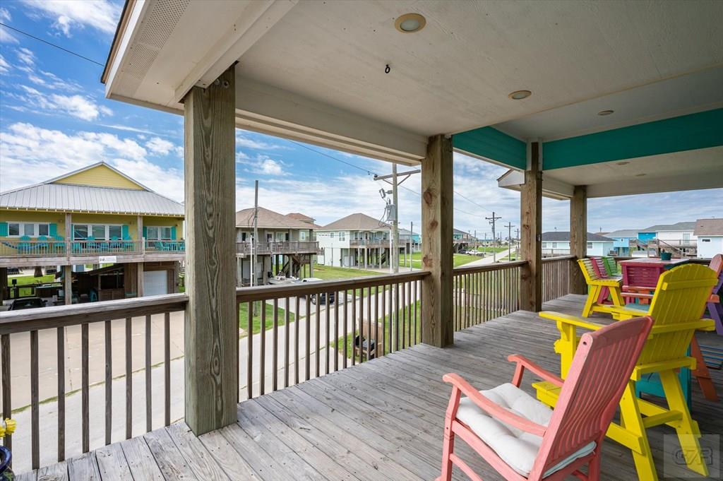 984 S Stingaree Drive, Crystal Beach, Texas image 10