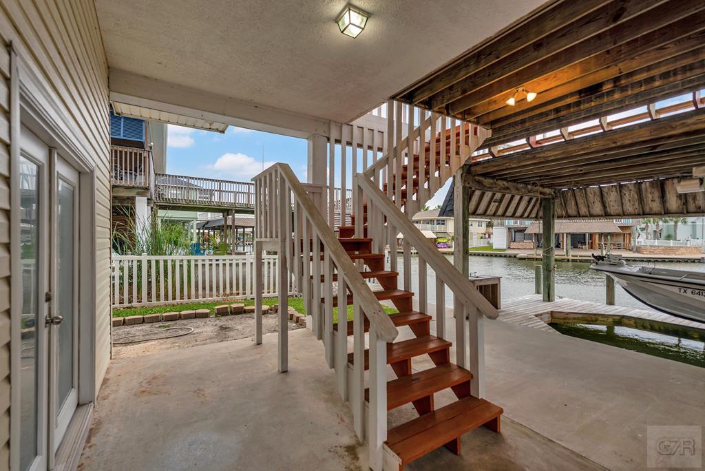1327 Tiki Drive, Tiki Island, California image 36