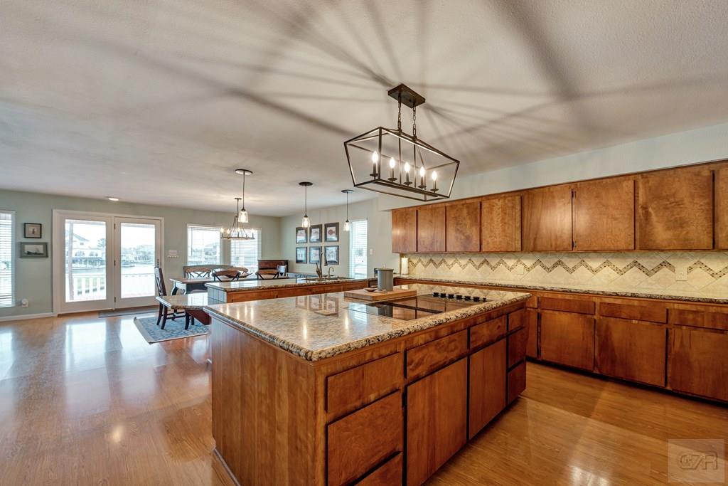 1327 Tiki Drive, Tiki Island, California image 12