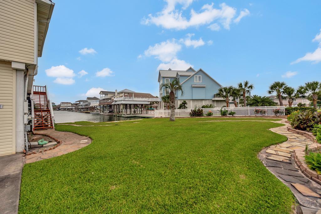 1327 Tiki Drive, Tiki Island, California image 43