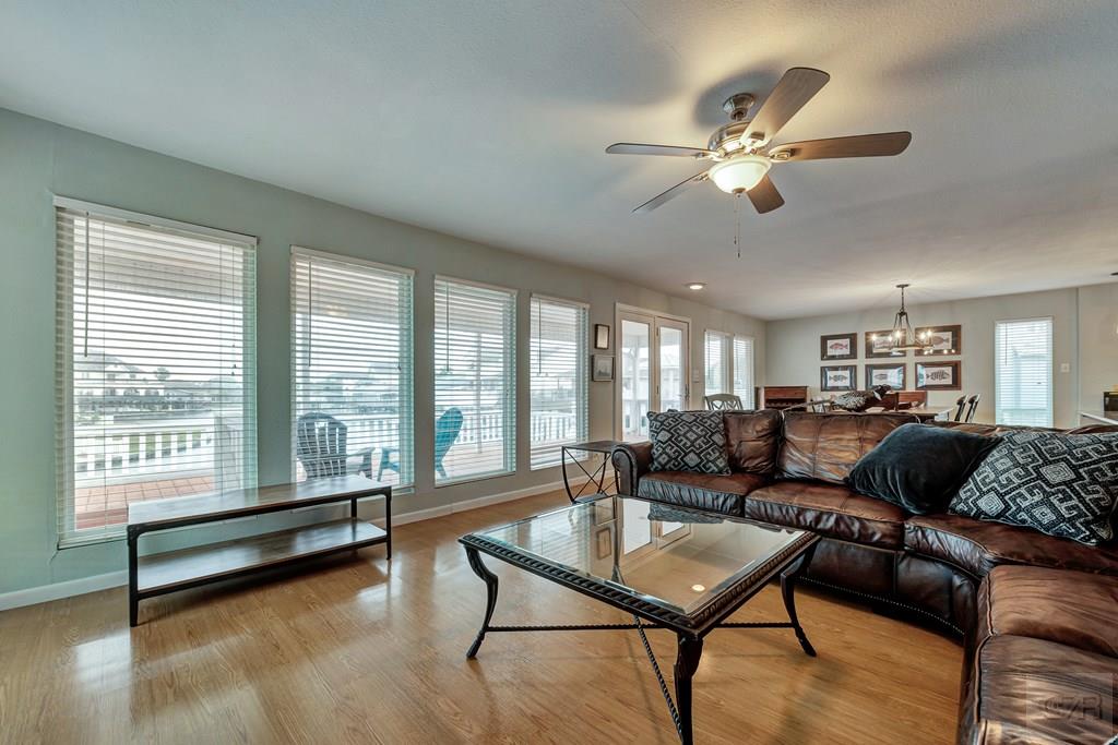 1327 Tiki Drive, Tiki Island, California image 8