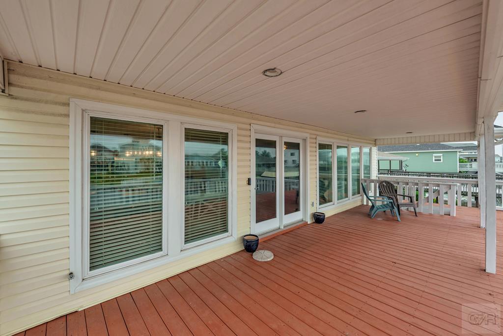 1327 Tiki Drive, Tiki Island, California image 30