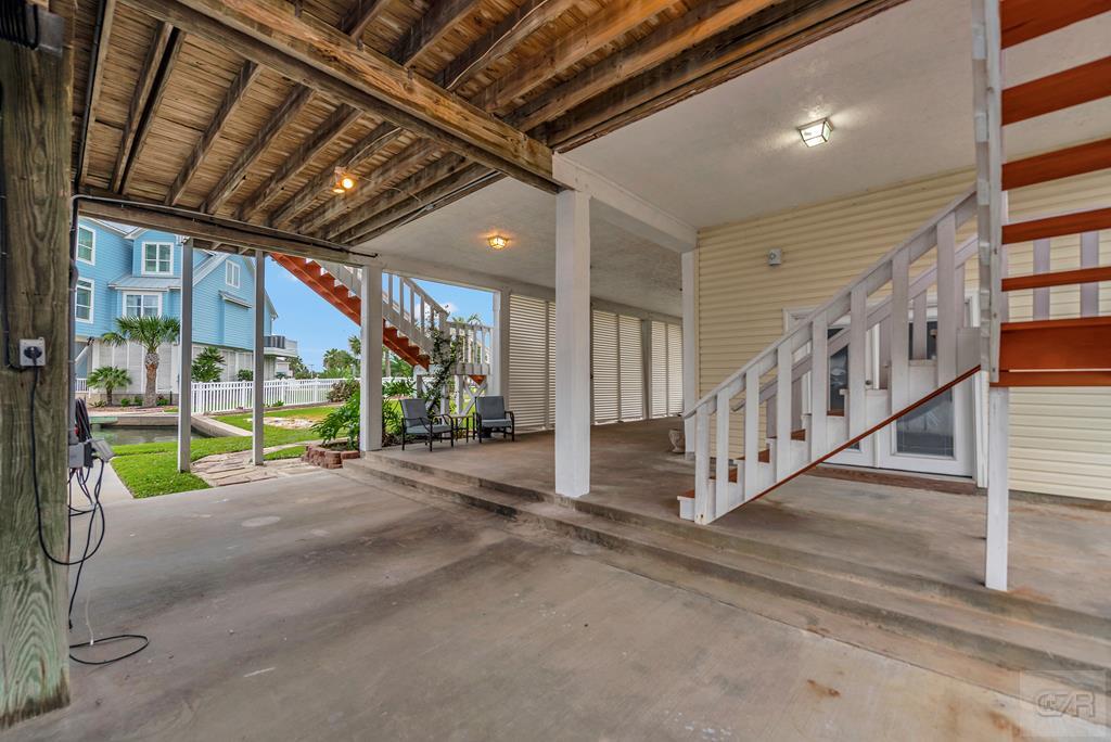 1327 Tiki Drive, Tiki Island, California image 39