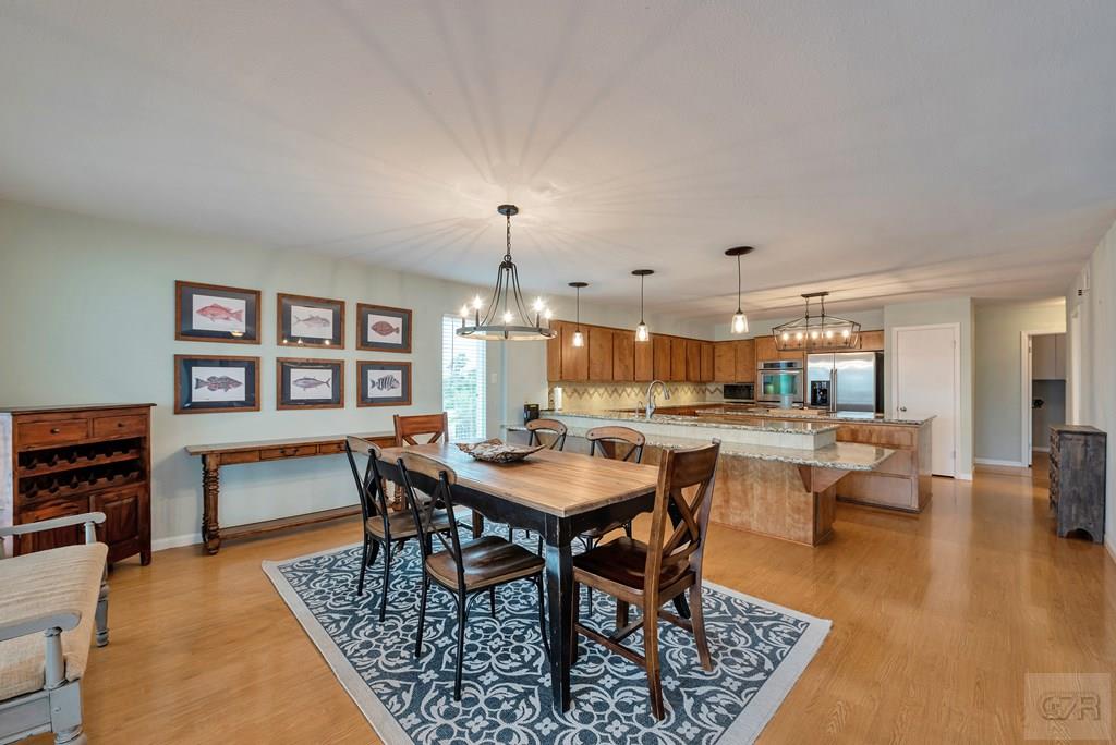 1327 Tiki Drive, Tiki Island, California image 2