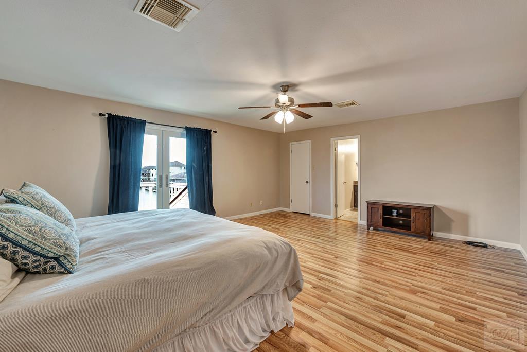 1327 Tiki Drive, Tiki Island, California image 21